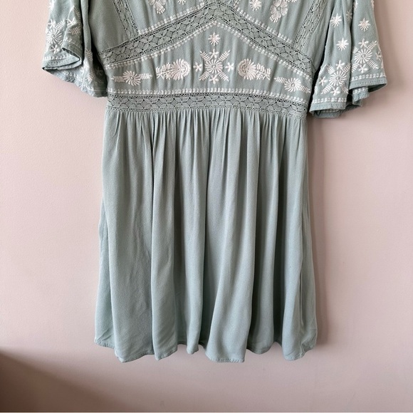In Loom-Embroidered Teal and white Smocked waist Dress (Size:Medium) - Picture 9 of 11